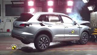 Crash Test of VW Touareg 3 (CR7)