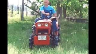 Japán kis traktor Yanmar YM 1300D Fűnyírás