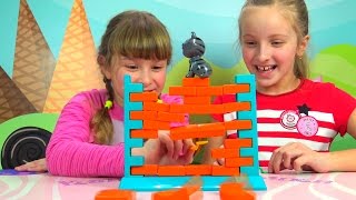 ИГРА КОШКА на СТЕНЕ популярные игры 2017 распаковка лучшие подружки Лена и Ева vlog