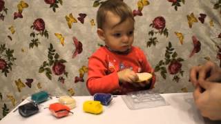 Готовим пиццу из пластилина с набором Genio Kids. Игры с пластилином. Видео для детей
