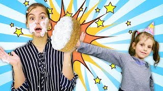 Весёлые игры для детей - Вечеринка сюрприз для Вики! - Кукла Барби в видео с игрушками.