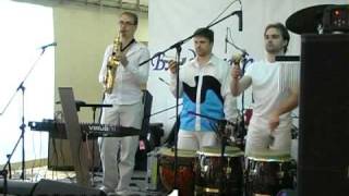 саксофонист Nothing gonna change my love for you