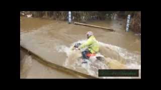 Fail cruzando un rio en moto - RisadeAmadeus