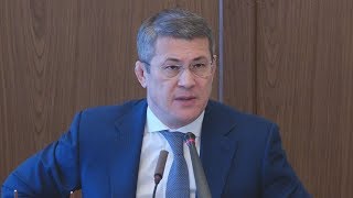 UTV. "Либо язык длинный, либо ум короткий". Радий Хабиров раскритиковал чиновника за мусор
