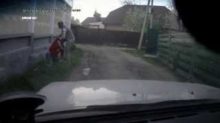 В ТАКСИ НЕ ЗАСКУЧАЕШЬ 021 (БАБА ВЫКИНУЛА МУЖА ИЗ МАШИНЫ)