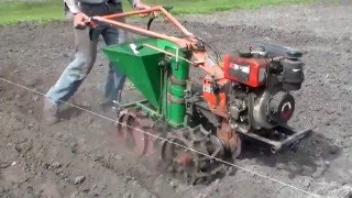 Мотоблок Зубр НТ 135  Посадка кортофеля картофелесажалкой