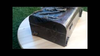Caja de madera envejecida