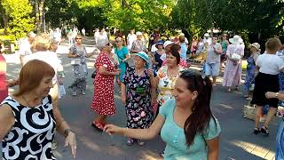 Танцы на Приморском бульваре - Севастополь - 06.07.19 - День Поцелуя - Певец Сергей Соков