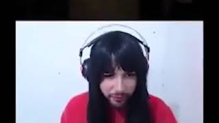 Samira Close e o menino de 20 anos.