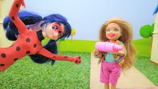 ЛедиБаг, СуперКот и Челси - Играем в куклы - Видео для детей