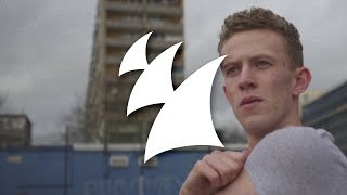 Juicy M & Jimmy Clash feat Miss Palmer - Rowcraft (Official Music Video)