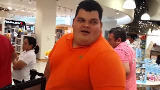 Comprando el ps4 en siman de la gran via en SS