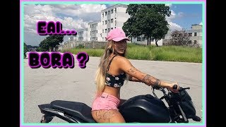 Aprendendo andar de moto.