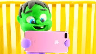 BABY HULK USES THE IPHONE ❤ Spiderman, Hulk & Frozen Play Doh Cartoons For Kids