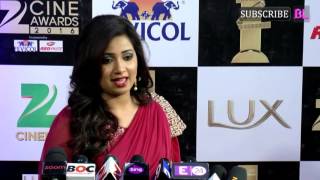 Shreya Ghoshal | Star Studded Red Carpet | Zee Cine Awards 2016