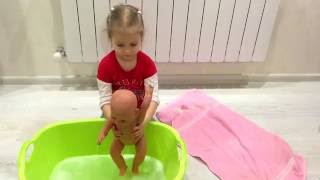 Ариана клаб Макс Клаб игра кукла Маша купается Max club новое видео swimming doll new video