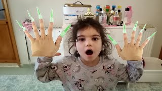 Long nails, child pretend play funny videos for kids, الساحرة طولت أظافر شفا !!