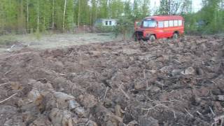Обработка дачного участка. Плуг.