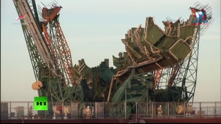 С космодрома Байконур стартует пилотируемый корабль «Союз»