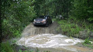 НИВА не может преодолеть брёвна. KIA SORENTO проитив JEEP GRAND CHEROKEE и PAJERO на бездорожье