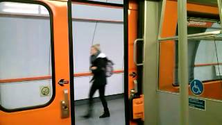 U3 Typ U2 Westbahnhof-Johnstraße in Wien
