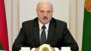 Лукашенко: Зачем штрафовать пожилую женщину, которая у дороги продает ведро картошки!