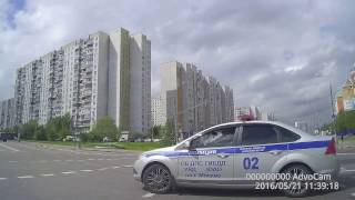 Трэш разворот на перекрёстке Старокачаловская-Старобитцевская. ГИБДД на Варшавке.