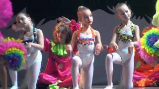 Камилла Круглова (6 лет) - детский танец "Цирковые лошадки" (фрагмент номера "Цирк")