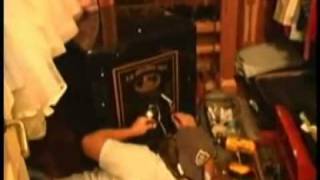 Cops raid Michael Jackson's Neverland Mansion (NEW FOOTAGE).Look how they are TRASHING HIS HOUSE!