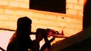 Сирия. Дамаск в районе Дарая очищение одного из зданий после их освобождения от банд Ассада...