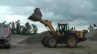 EXPERT OPERATOR KOMATSU WA430-6 WHEEL LOADER LOADING 17 CBM DAF TRUCK