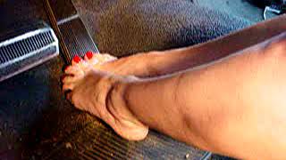 Lilytiger red toes cranking