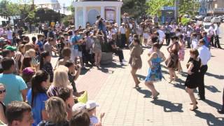 Флэшмоб "Танцы военных лет" Trinity dance studio (09.05.13)