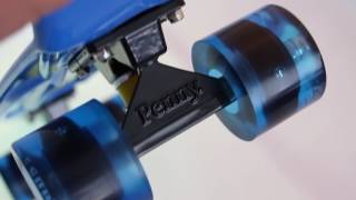 Penny Board Original 22 синяя дека и темно синие светящиеся колеса с лого
