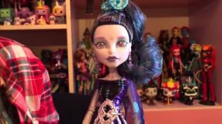 Распаковка и обзор куклы Монстр Хай Boo York Elle Eedee Элле Ээдии на русском