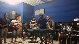 ANTARA TEMAN DAN KASIH cipta dari (rhoma irama) ( cover grub baaaaas dangdut)