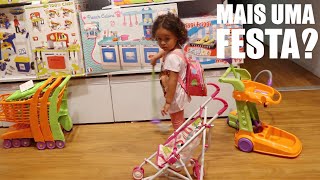 MAIS UMA FESTA? PREPARATIVOS NO SUPERMERCADO E LOJA DE BRINQUEDOS | RÊ ANDRADE Familia Em Paris