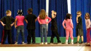Kindergarten Class Three Little Pigs Apr2010