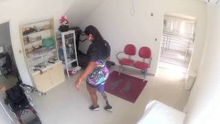 Camille Rodrigues dançando samba com a sua prótese para salto alto até 10cm l Conforpés