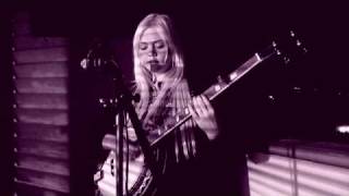 Elle King "Keep Movin' On" - Legends of La La