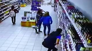 Нервным даже НЕ смотреть! Магнитная девушка в Магните!