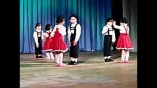 Детский хореографический фестиваль Светлячок 2013 Немецкий танец со шляпами