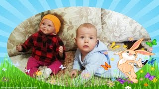Мой братик Андрюша начал ползать и играет с Реборном Ульяшей