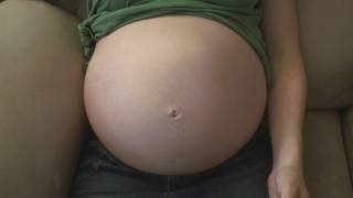 Toren in utero (37 weeks) - baby moving inside mother's belly