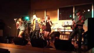 M.I.D. Joe "Teach Me How To Dougie"