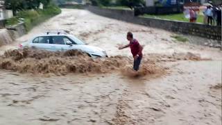Dehradun Flash flood today evening..Live recording by me.