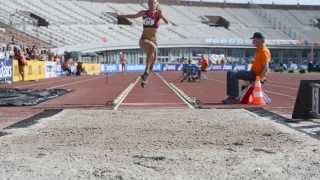 Nadine Broersen, Kampioen Verspringen NK Atletiek - Slow Motion