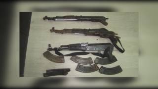 SEKUESTROHEN ARME NE KUFIRIN SHQIPTARO GREK, KAPEN KALLASHNIKOVE, FISHEKE, GRANATA E TRITOL LAJM