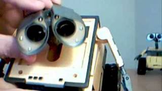 Video review of the transforming Wall-e toy