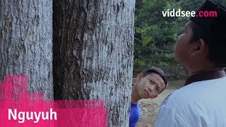 Nguyuh: Two Boys Pissed On A Tree; Only One Asked "Permission" // Viddsee.com